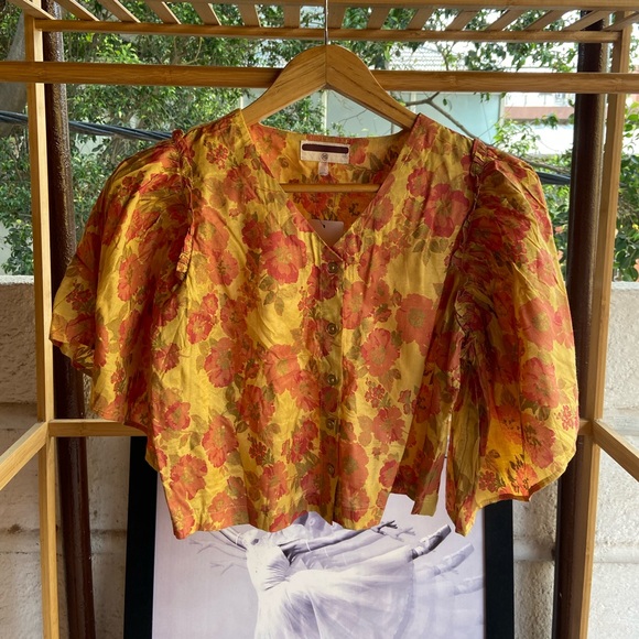 Floral crop Top. Size- XS (Fit S too) - Picture 3 of 11